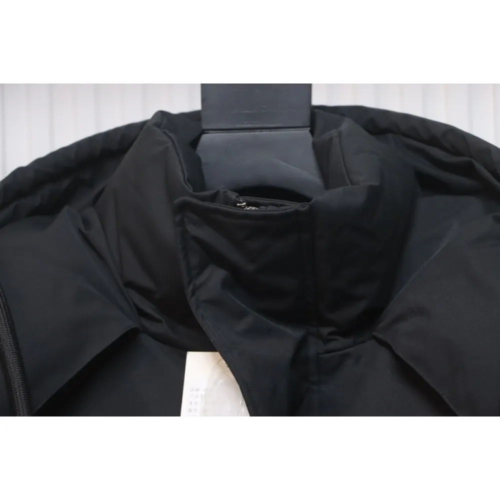 AMI Heart Shape Short Down Jacket Black