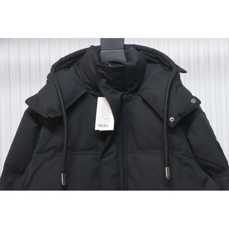 AMI Heart Shape Short Down Jacket Black