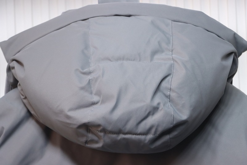 AMI Heart Shape Short Down Jacket Gray