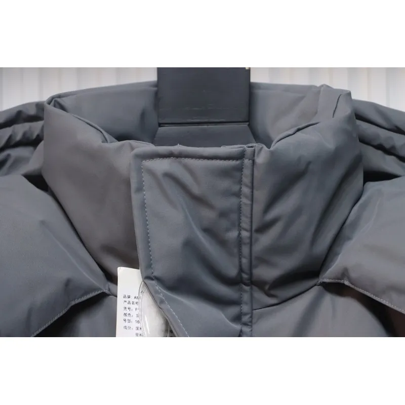 AMI Heart Shape Short Down Jacket Gray