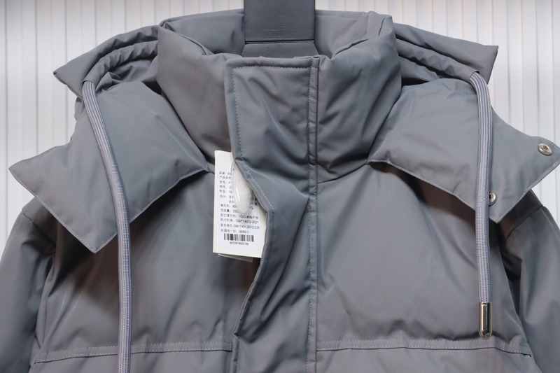 AMI Heart Shape Short Down Jacket Gray