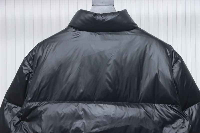 Gucci 22ss red and green ribbon down jacket