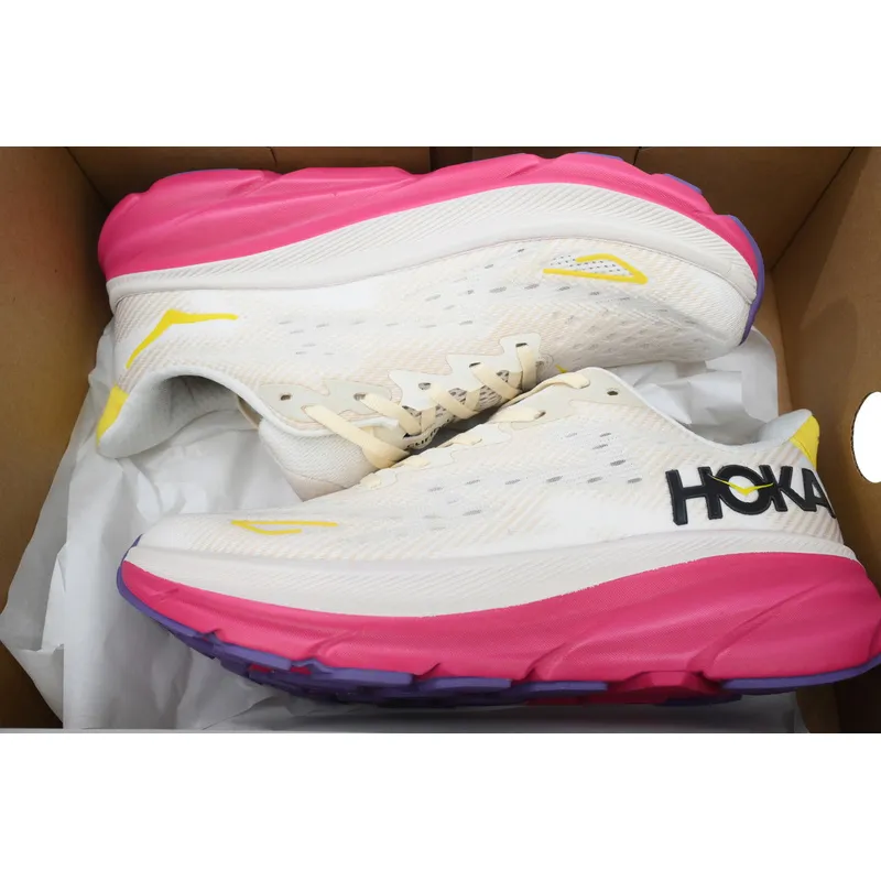 HOKA Clifton 9 'Eggnog Blanc De Blanc'