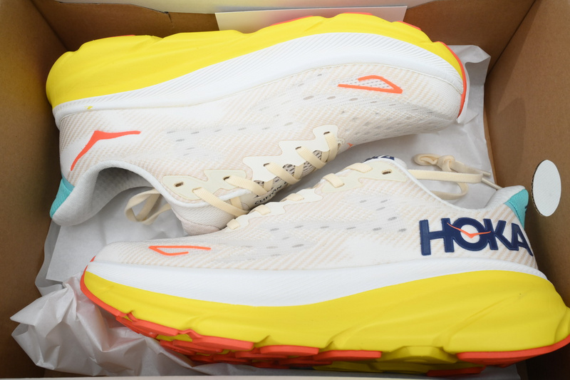 HOKA Clifton 9 'Eggnog Passion Fruit'
