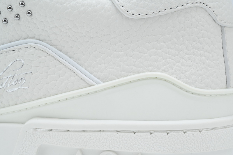 LOUIS VUITTON Trainer white 