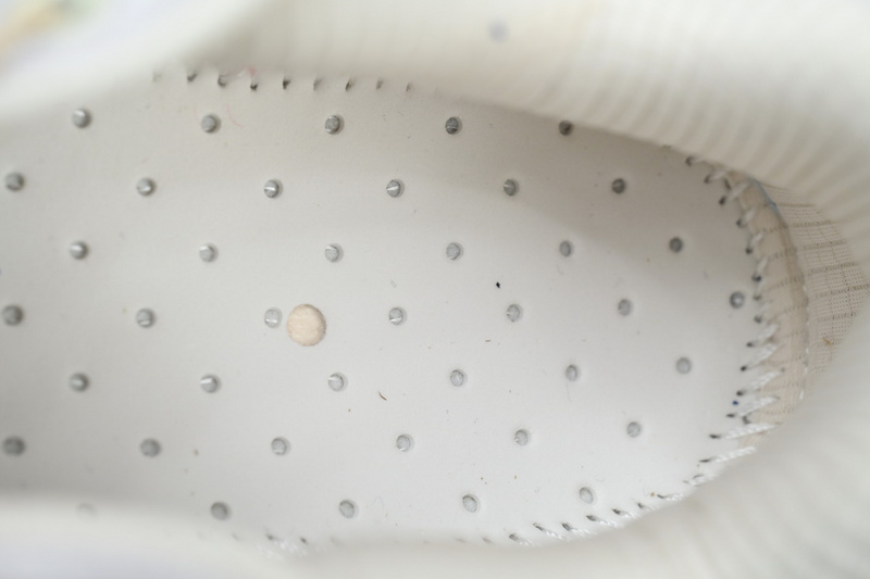 Mafate Three2 'Eggnog Shifting Sand'