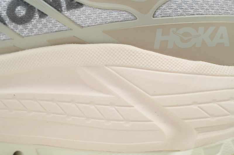 Mafate Three2 'Eggnog Shifting Sand'