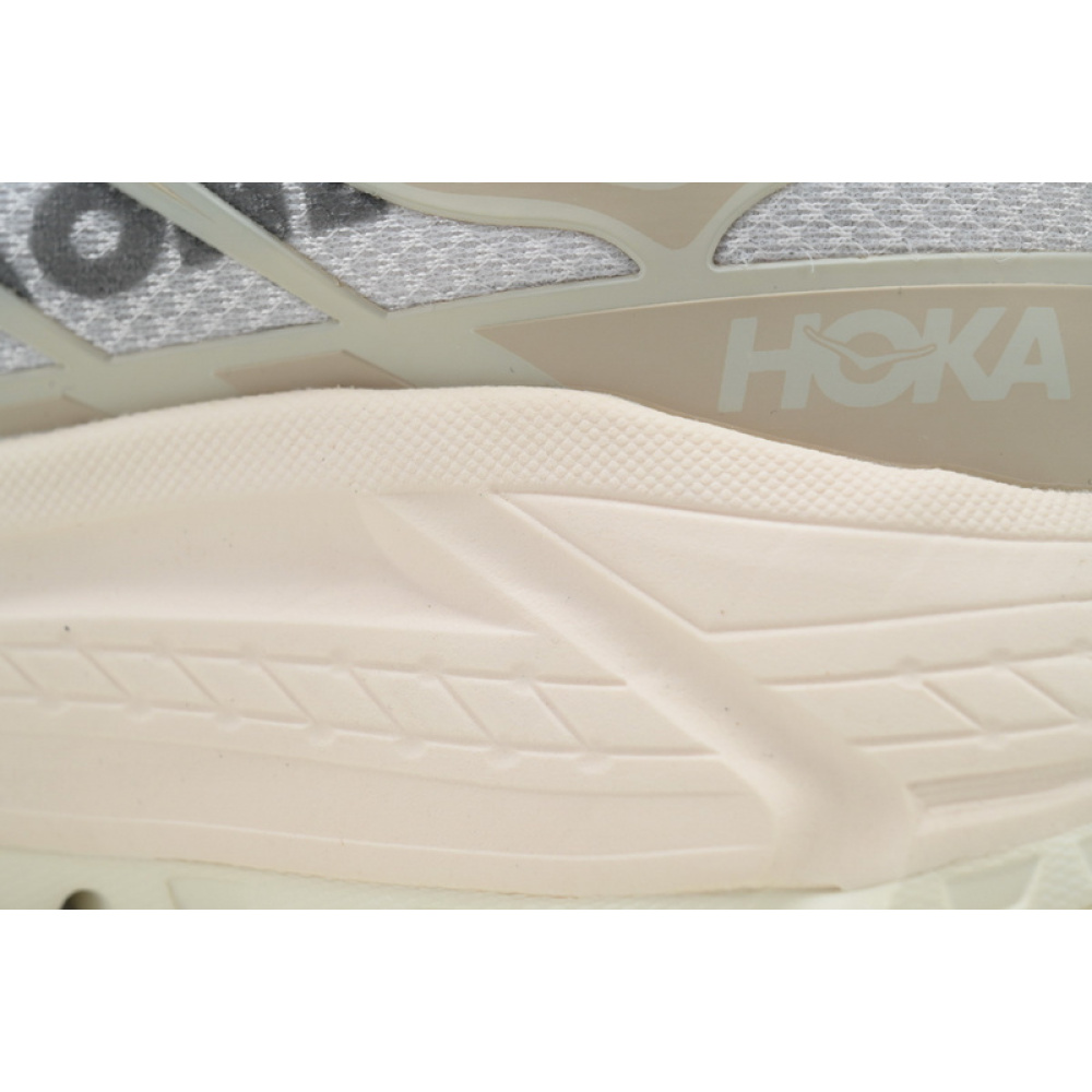 Mafate Three2 'Eggnog Shifting Sand'