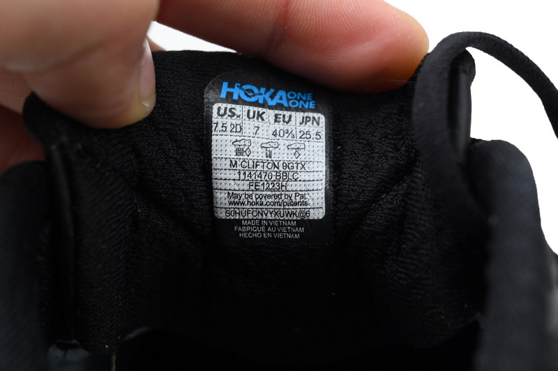 HOKA Clifton 9 GORE-TEX 'Triple Black'