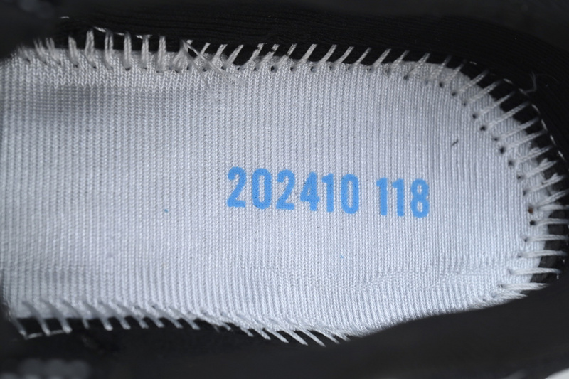 Mizuno Astro Plus 'Black'