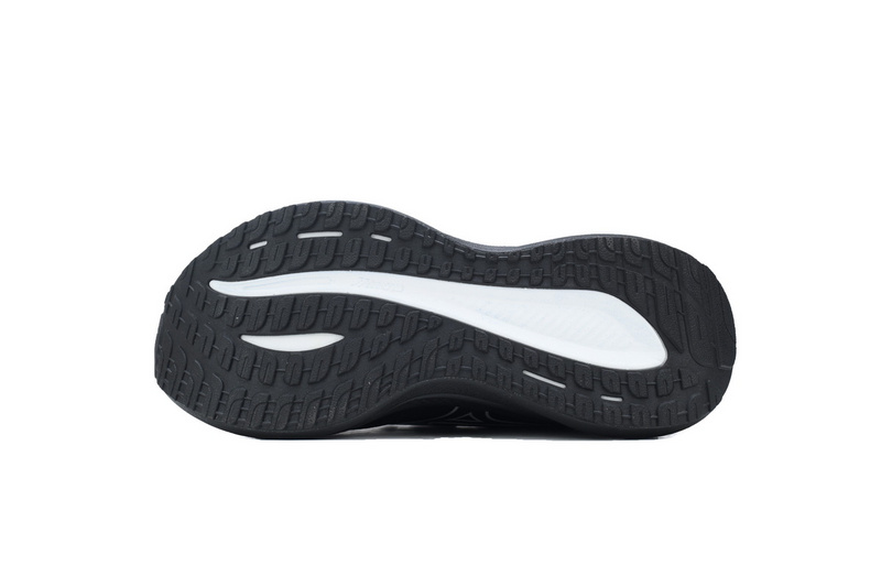 Mizuno Astro Plus 'Black'