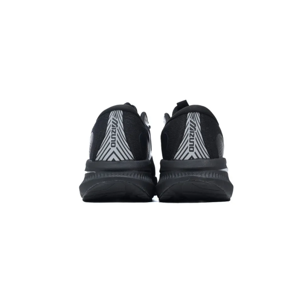 Mizuno Astro Plus 'Black'