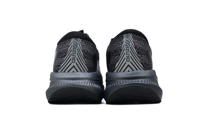 Mizuno Astro Plus 'Dark Gray Black'