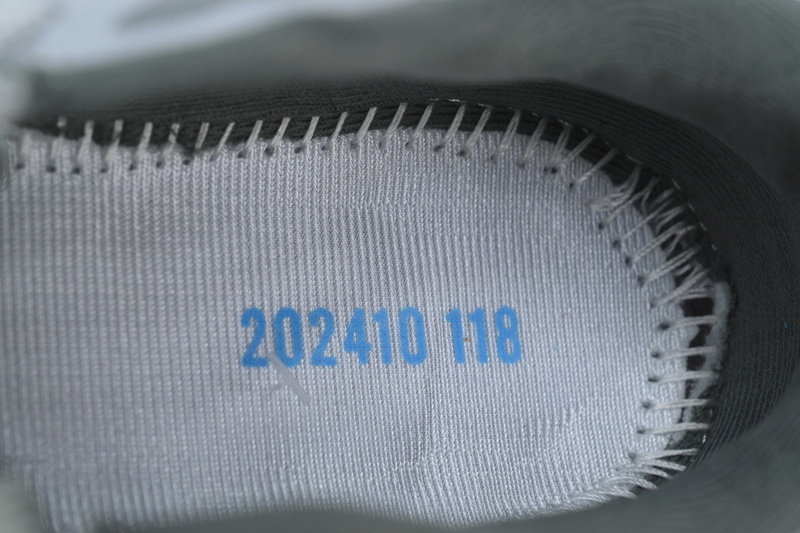 Mizuno Astro Plus 'Grey'