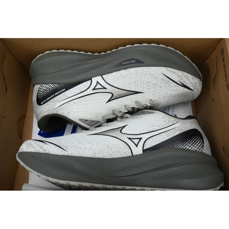 Mizuno Astro Plus 'Grey Green Black Army'