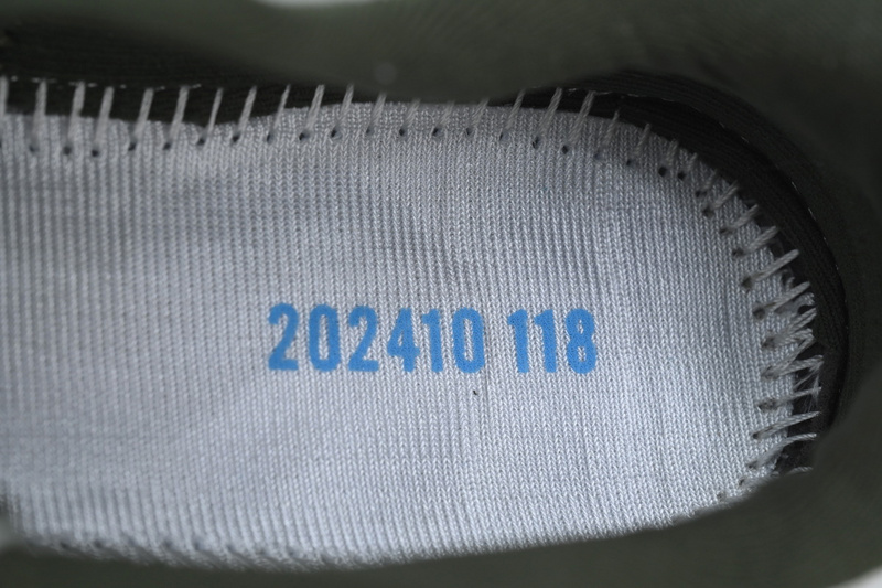 Mizuno Astro Plus 'Grey Green Black Army'