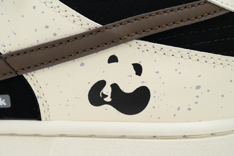 Nike Dunk Low 'Mocha Panda'