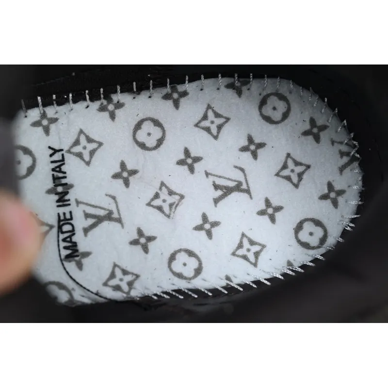 LOUIS VUITTON Trainer black, grey and white diamond