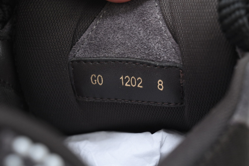 LOUIS VUITTON Trainer black, grey and white diamond