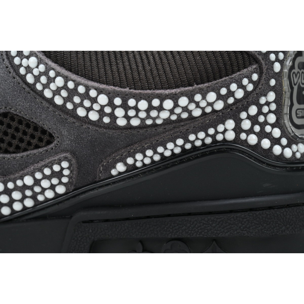 LOUIS VUITTON Trainer black, grey and white diamond