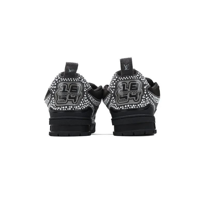 LOUIS VUITTON Trainer black, grey and white diamond