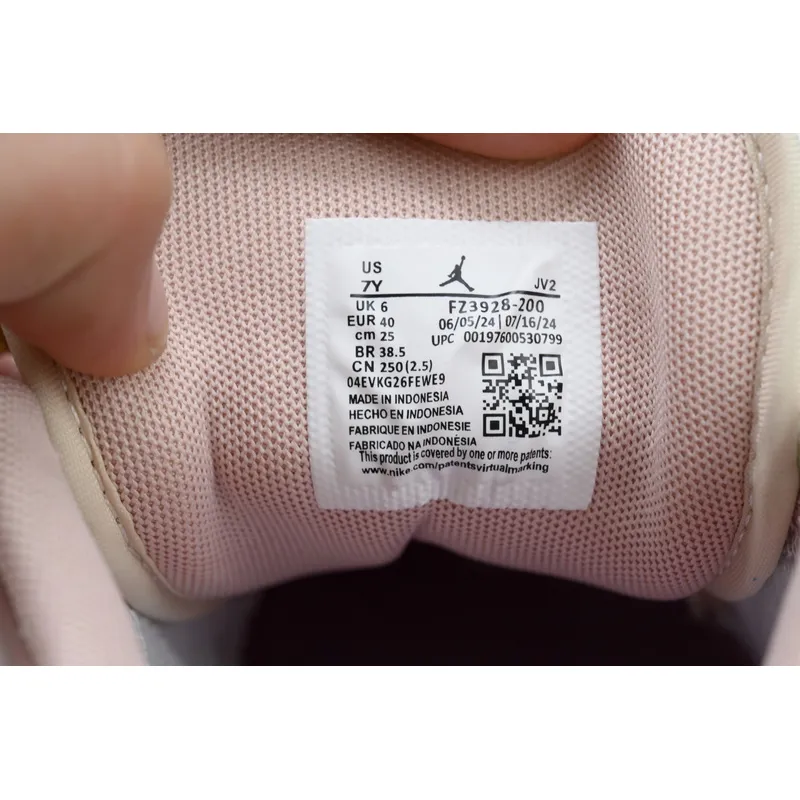 Q3 Air Jordan 1 Low SE GS 'Fur Swoosh'