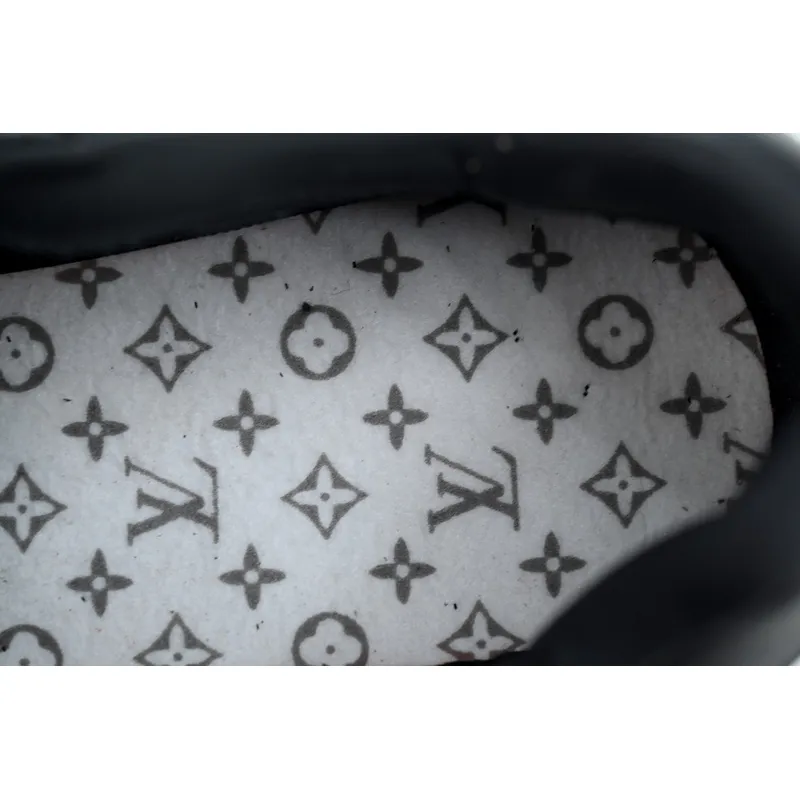 LV Run Away Black