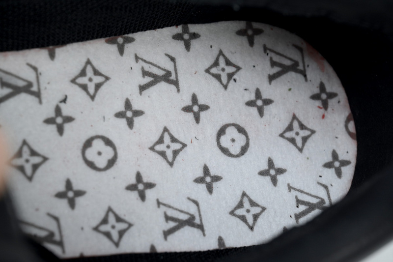 LV Run Away Black Grey