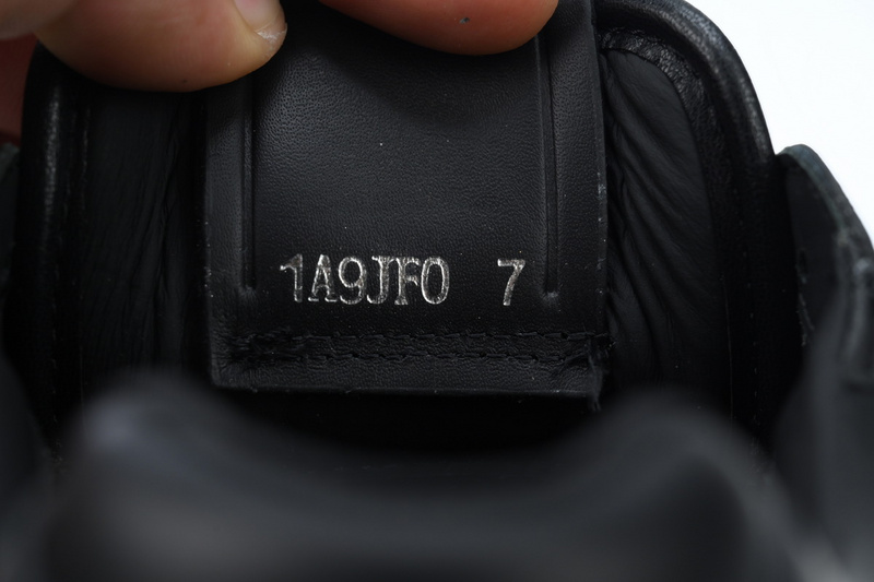 LV Run Away Black Grey