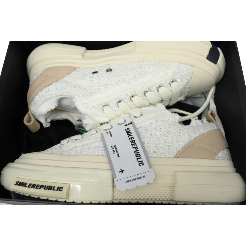 Smilerepublic Off-White