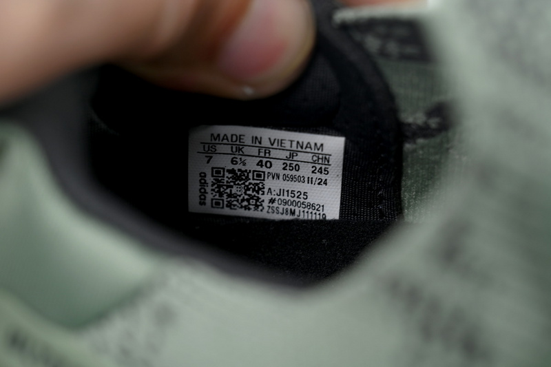 Adidas Ultraboost 5'Carbon' JI1525