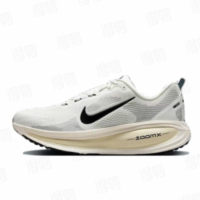NIKE Vomero 18 'Coconut Milk' 01