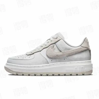 Nike Air Force 1 Luxe 'Triple White' 01