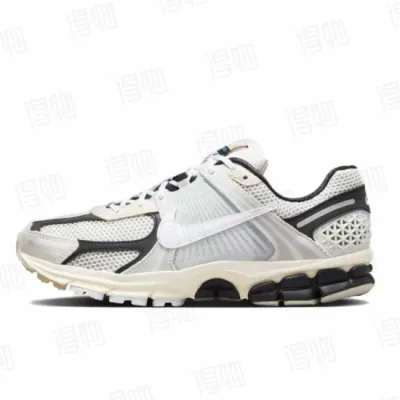 Nike Air Zoom Vomero 5 'Supersonic' 01