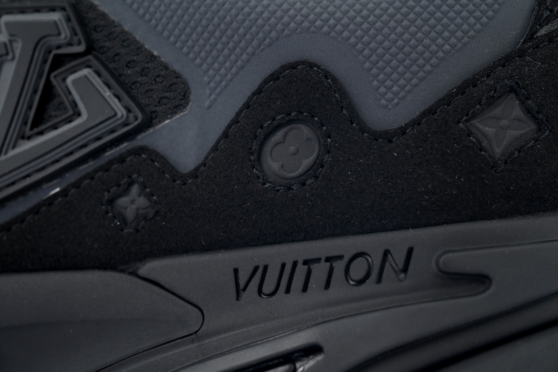 Louis Vuitton Run Tatic Black