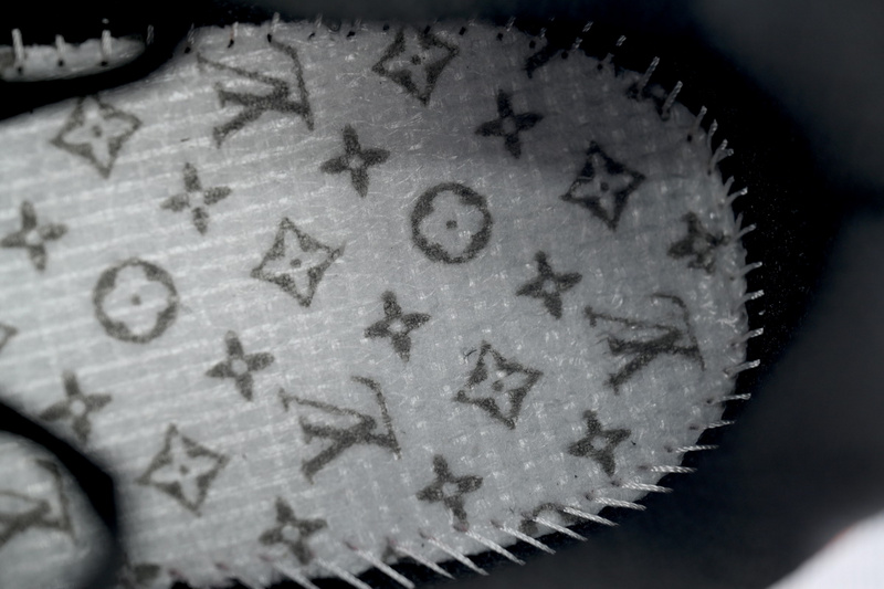 Louis Vuitton Run Tatic Black Orange