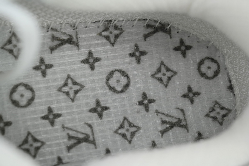 Louis Vuitton Run Tatic White