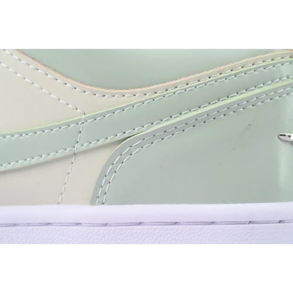 XH Air Jordan 1 Low SE 'Seafoam Sail'