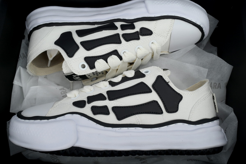 MIHARA YASUHIRO Black And White Bones