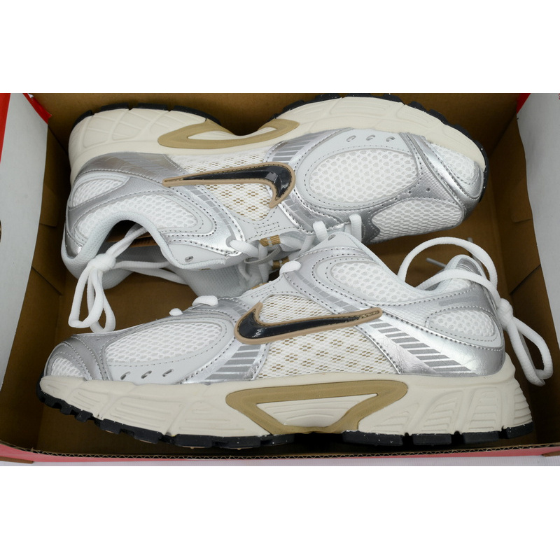 Nike V5 RNR 'Parachute Beige Metallic Pewter'