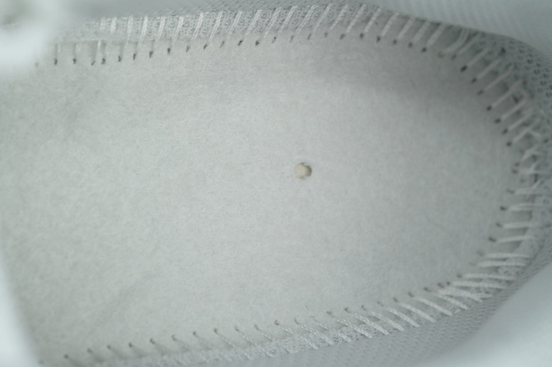 Nike V5 RNR 'Parachute Beige Metallic Pewter'