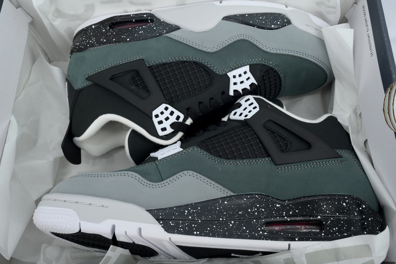 PB Bacth Air Jordan 4 “Fear”