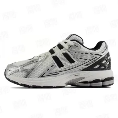 New Balance 1906R 'Silver Metallic Black' 01