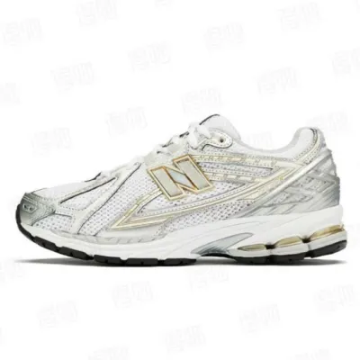 New Balance 1906R 'White Silver Metallic' 01