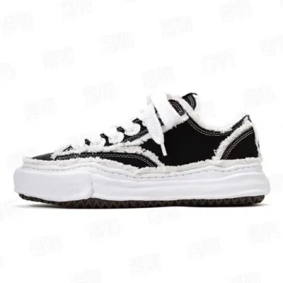 MIHARA YASUHIRO Black And White Cloth 01
