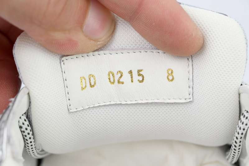 LOUIS VUITTON Olympia Grey