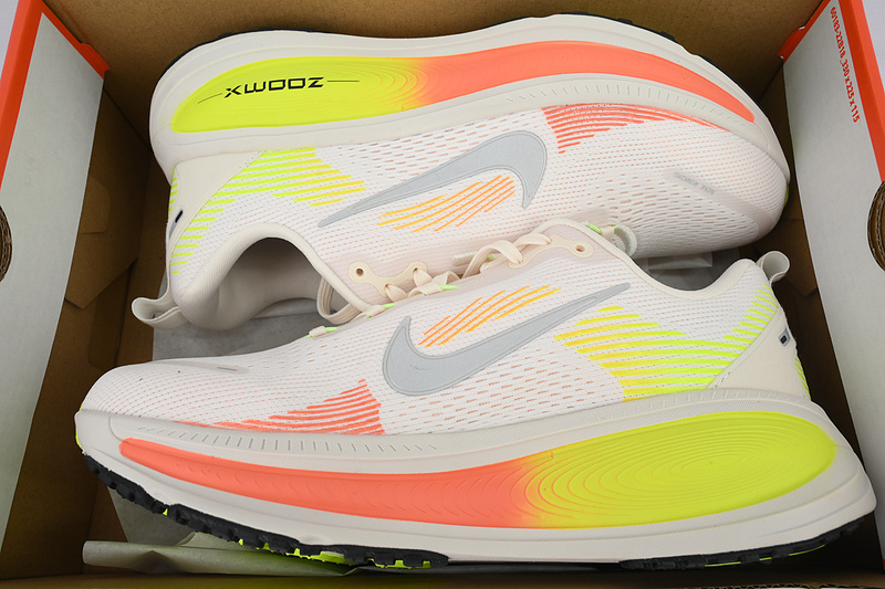 NIKE Wmns Vomero 18 'Phantom Light Wild Mango Volt'