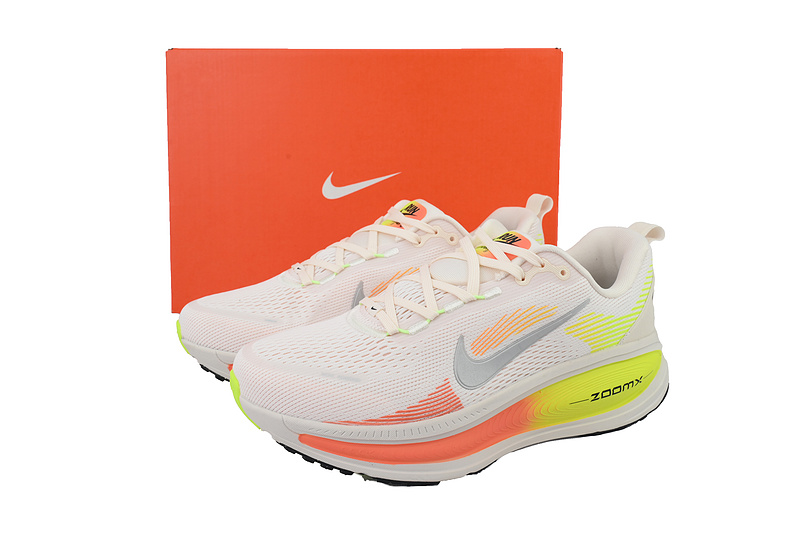 NIKE Wmns Vomero 18 'Phantom Light Wild Mango Volt'