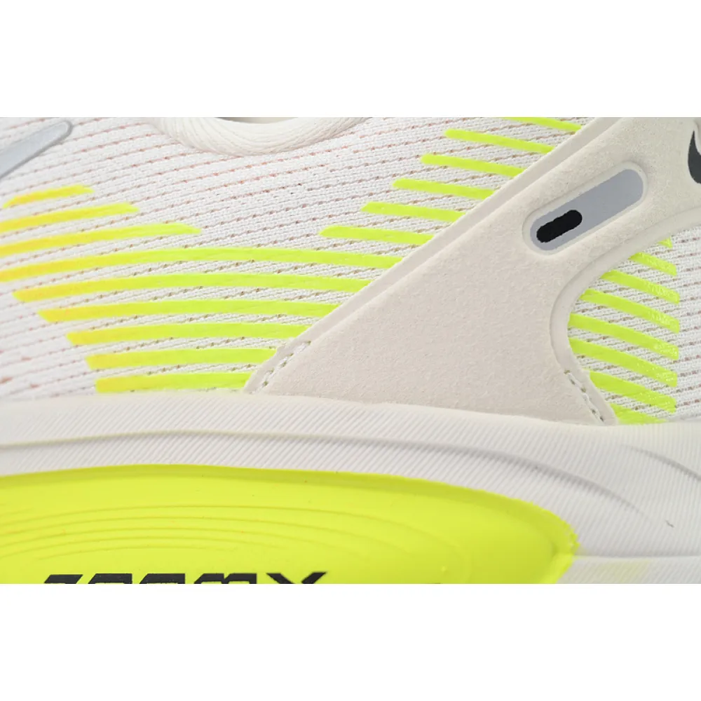 NIKE Wmns Vomero 18 'Phantom Light Wild Mango Volt'