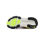 NIKE Wmns Vomero 18 'Phantom Light Wild Mango Volt'